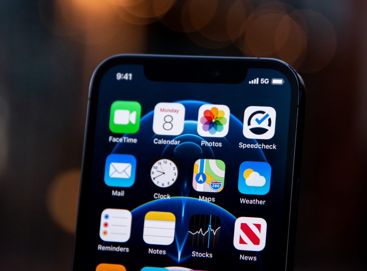隆广镇苹果手机维修分享为什么 iPhone 12 在冬季会自动关机 